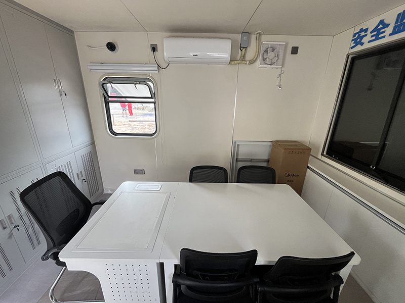 長慶油田領(lǐng)導驗收定制野營房（井場監(jiān)督房）